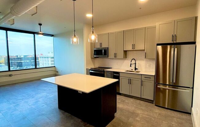 Studio, 1 bath, 666 sqft, $1,550, Unit 39-719