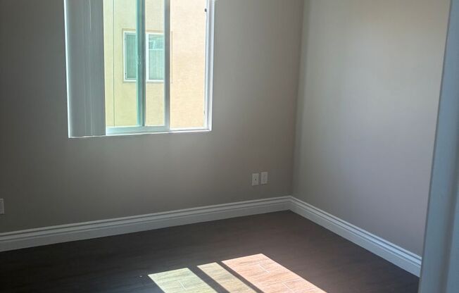2 beds, 1.5 baths, 840 sqft, $2,650, Unit 105