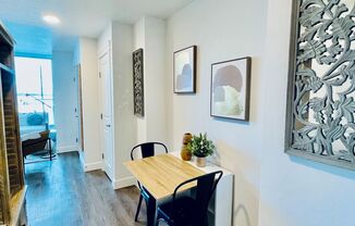 Studio, 1 bath, 327 sqft, $2,160, Unit 410 5th #404