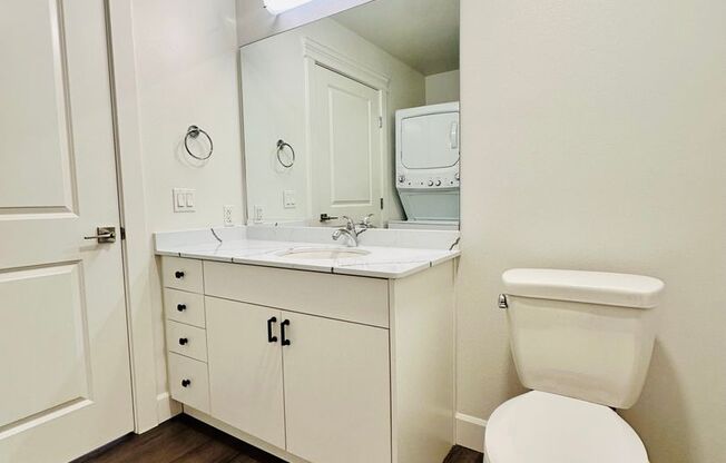Studio, 1 bath, 327 sqft, $1,550, Unit 410-304
