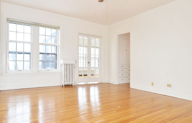 2 beds, 1 bath, 816 sqft, $1,320, Unit 24 - 215