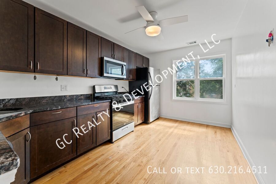 6429 N DAMEN AVE