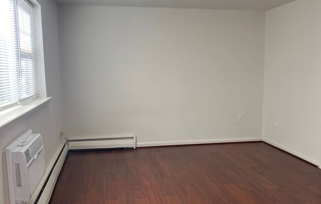 Studio, 1 bath, $1,085, Unit 00 - 2K