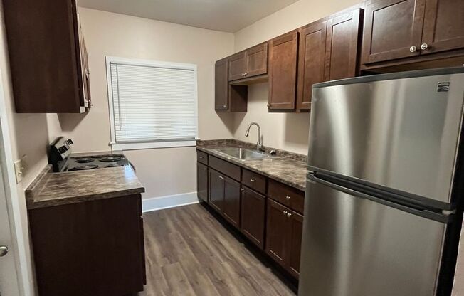 2 beds, 1 bath, $925