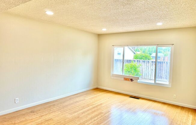 COMING SOON! $3,790 / 3 BR - 1528 S.F. VERY NICE BROOKVALE HOME IN FREMONT