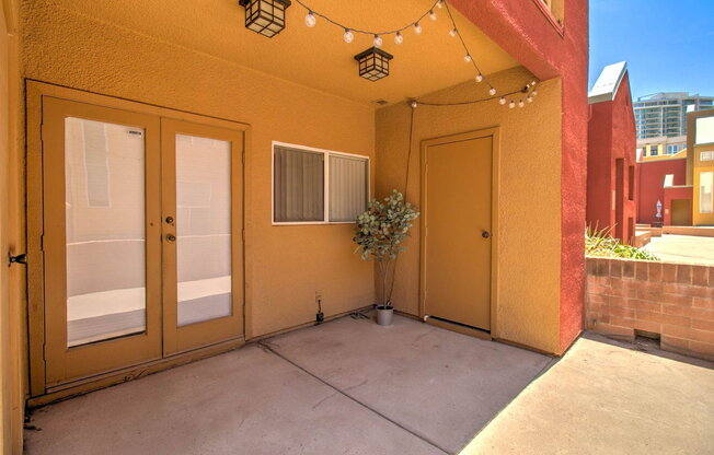 2 beds, 2 baths, 1,095 sqft, $1,600, Unit 140