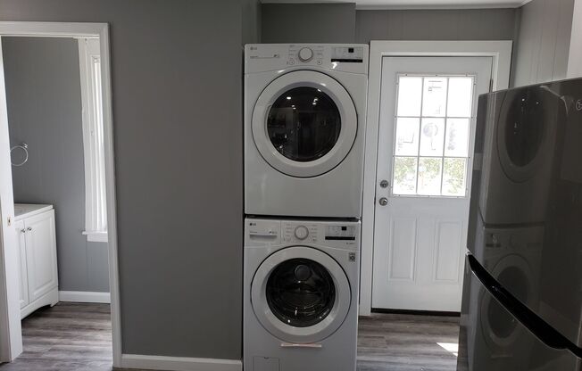 End row home with stainless appliances, washer & dryer on first floor, central A/C, small pets ok*!
