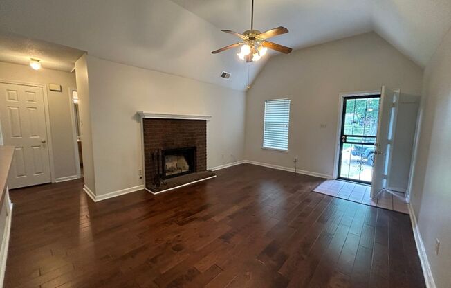 Charming Cordova Home with Split bedroom floor plan! New Paint! No Carpet! Pets are owner's approval, fees apply.