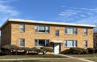 Great Location! 1-bed 1-bath Apartment located in the Vilas Area
