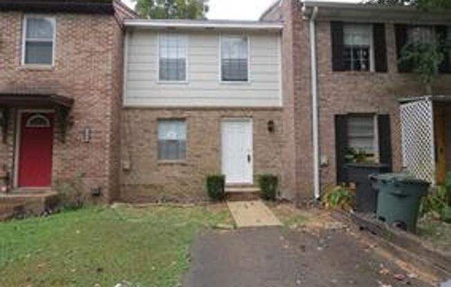 Beautiful 3 Bedroom Townhouse!