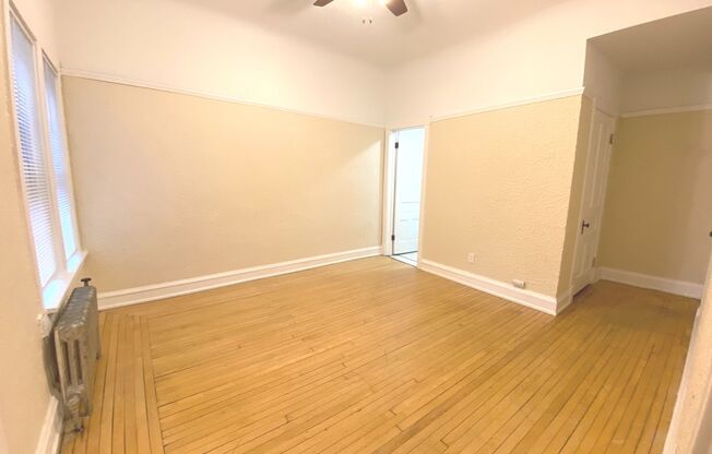 1 bed, 1 bath, $995, Unit 12