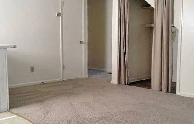 2 Bedroom Near Law School!