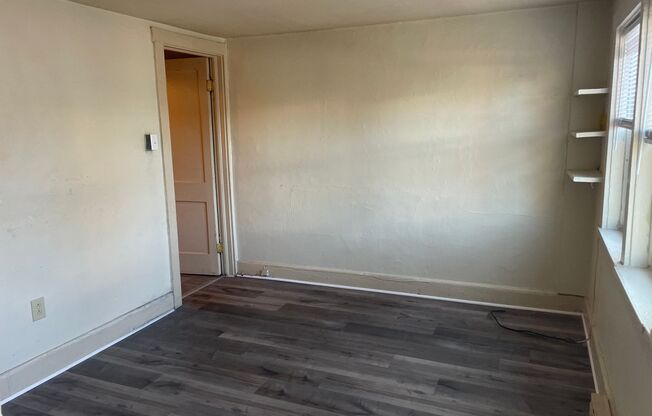 1 bed, 1 bath, $825, Unit 305 S Lime Apt 4