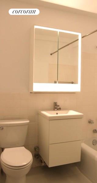 1 bed, 1 bath, 800 sqft, $5,300, Unit 17G