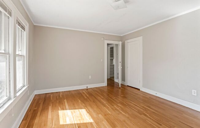 2 beds, 1 bath, 1,300 sqft, $1,295, Unit 5305 Charlotte St. Unit 2