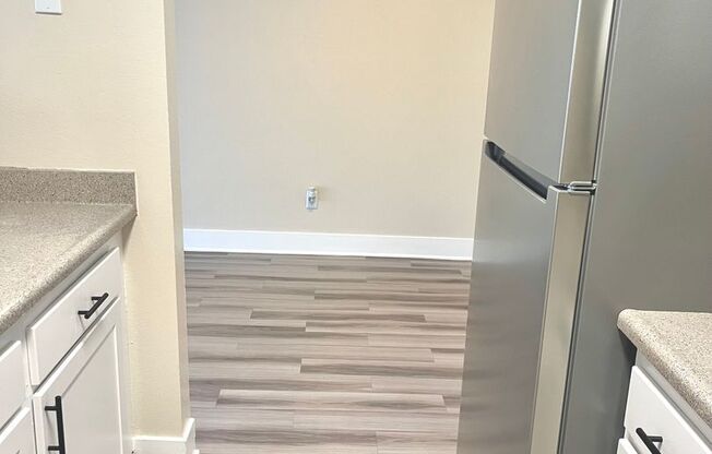 2 beds, 1 bath, 896 sqft, $1,895, Unit 001