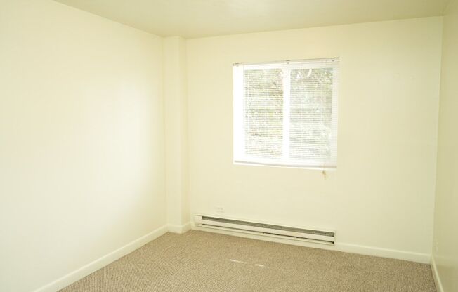 2 beds, 1 bath, $1,550, Unit Apt #08