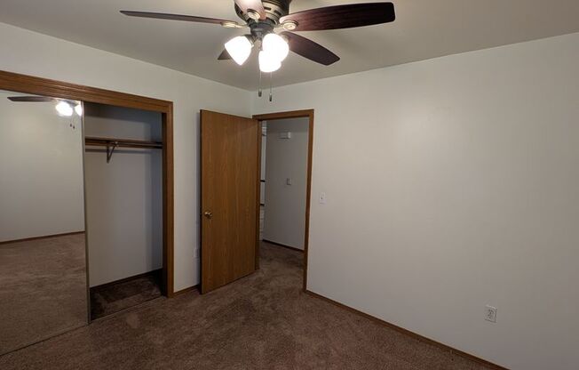 2 beds, 1 bath, 1,100 sqft, $1,319, Unit 1053 7312