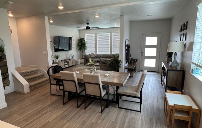 Beautiful NEW build, 4 bedroom 2 bathroom