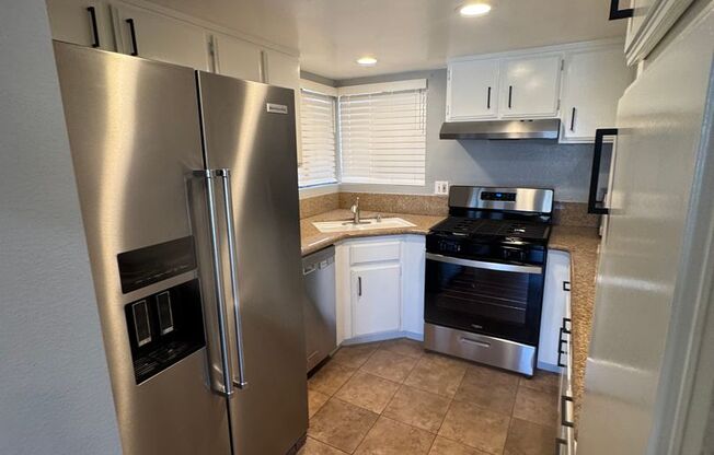 Move in Special: 2 Weeks Free! Great 2 Bedroom 2 bath - Villamira  Community, Laguna Niguel-In Unit Laundry Included