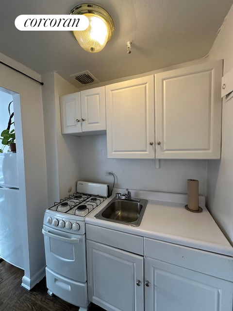 Studio, 1 bath, $3,184, Unit 7