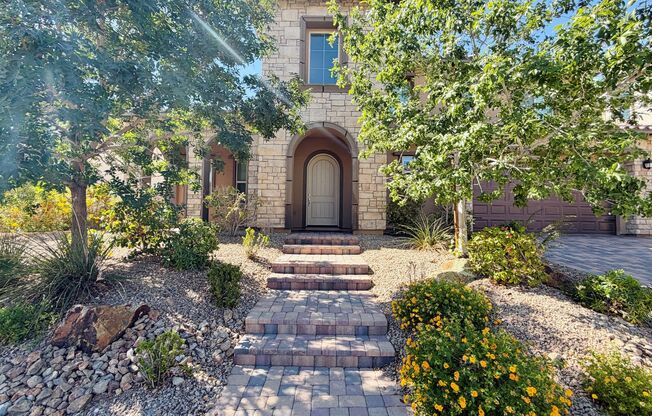 Huge & Grand 5 bedroom home in Summerlin!