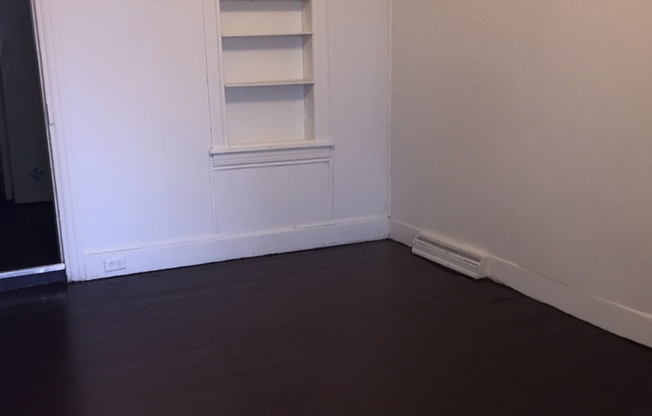 2 Bedroom House -York City SD Video in pictures