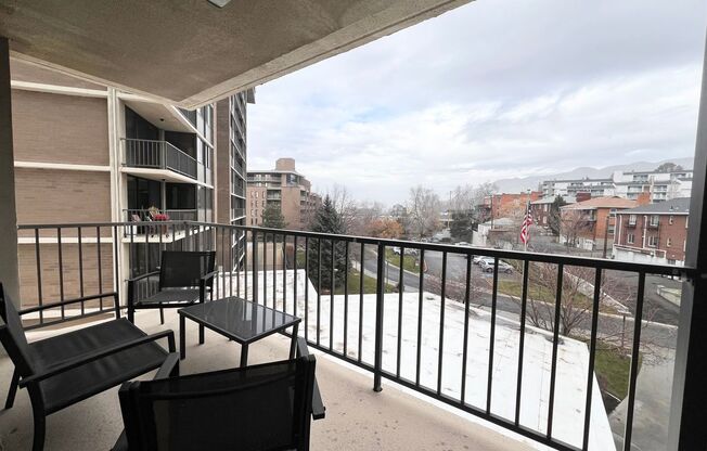 2 beds, 2 baths, $1,895