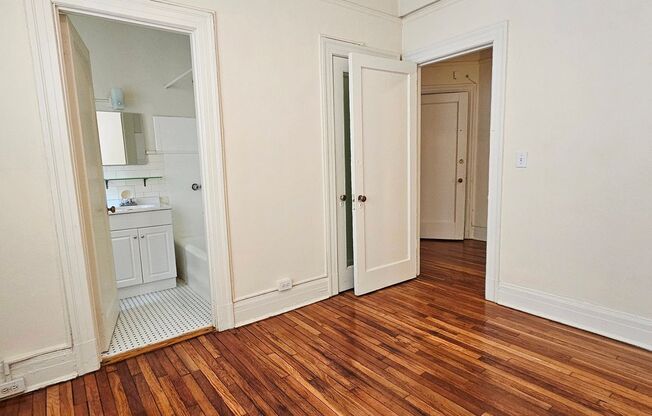 2 beds, 2 baths, 775 sqft, $1,975, Unit 210