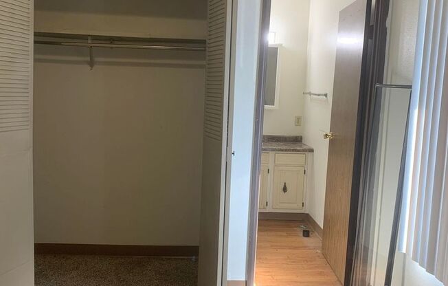 3 beds, 3 baths, 1,022 sqft, $1,125, Unit 1502-25