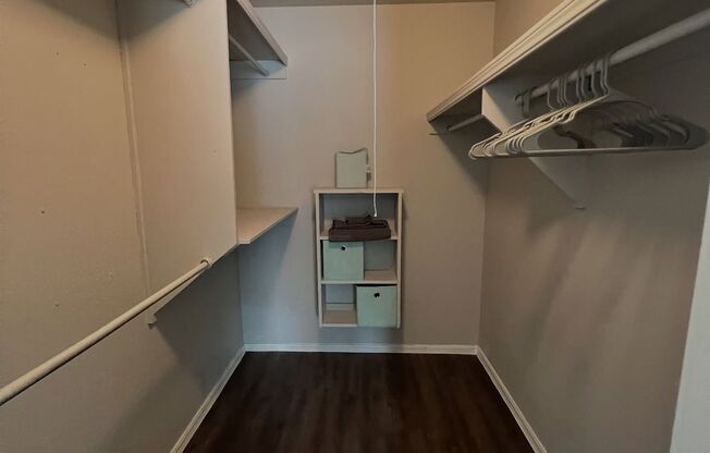 1 bed, 1 bath, 728 sqft, $750, Unit 1711-246AR