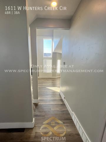 1611 W HUNTERS CRK CIR