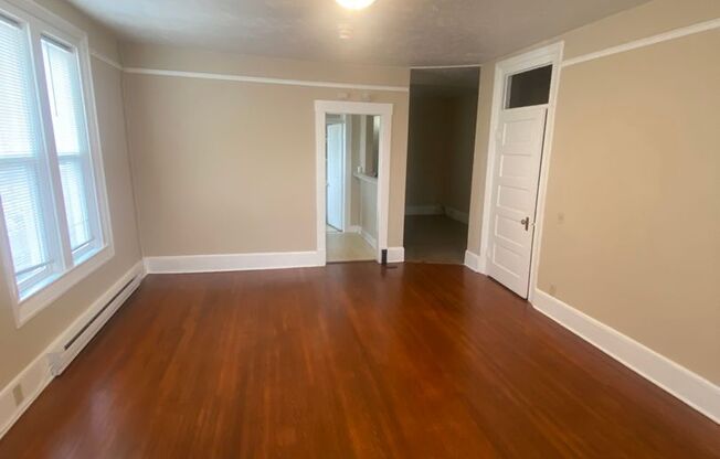 Studio, 1 bath, 400 sqft, $850, Unit 2