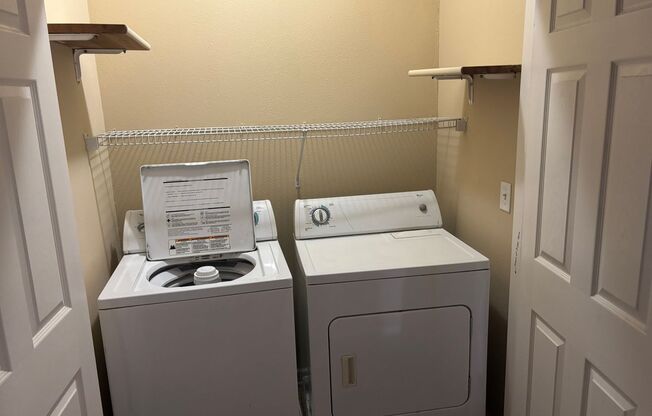 4 beds, 4 baths, $2,400, Unit UNIT 422