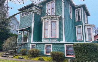 218 NW 21