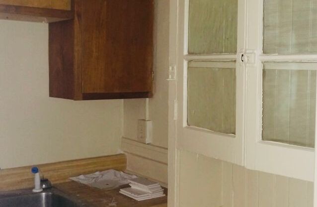 1 bed, 1 bath, $1,295, Unit Apt. 10