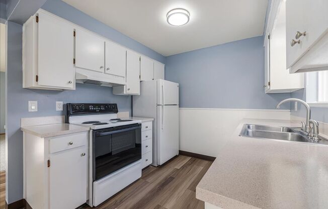 2 beds, 1 bath, 900 sqft, $1,175, Unit 2305-10