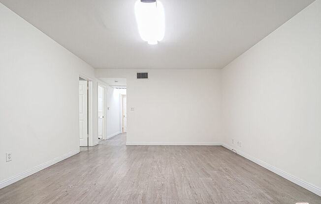 4343 W 4 ST