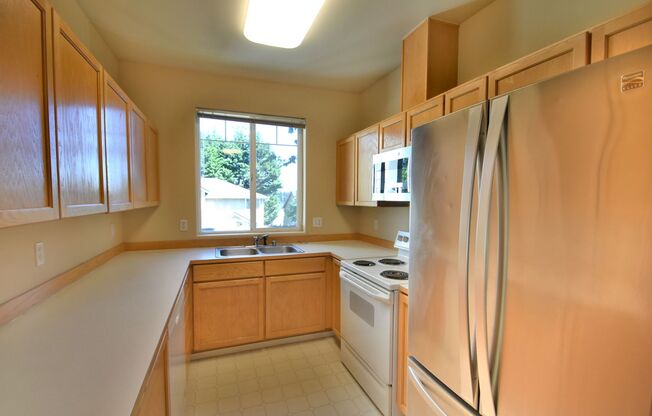 2 beds, 1 bath, $2,000, Unit # #T 202