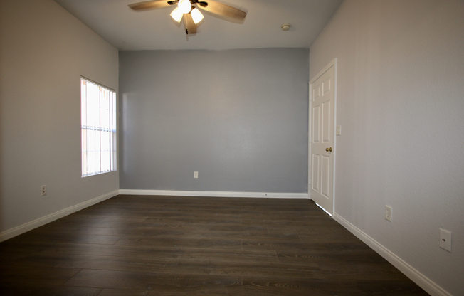 2 beds, 2 baths, $1,800, Unit 1512