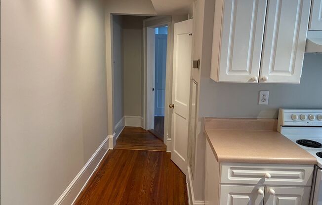 1 bed, 1 bath, 550 sqft, $1,495, Unit 963-411
