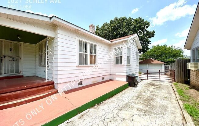 1627 SCHLEY AVE