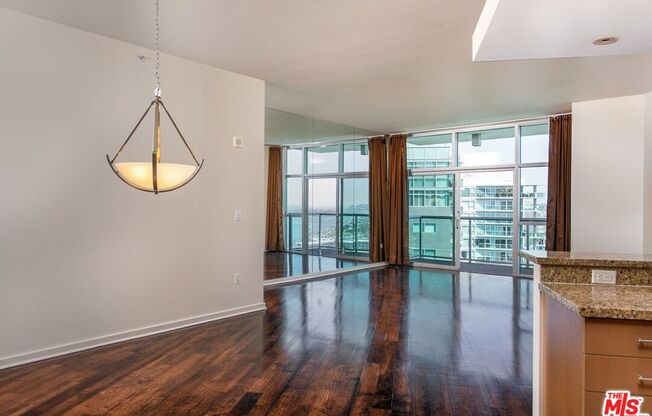 3 beds, 3.5 baths, 2,099 sqft, $10,000, Unit 1822