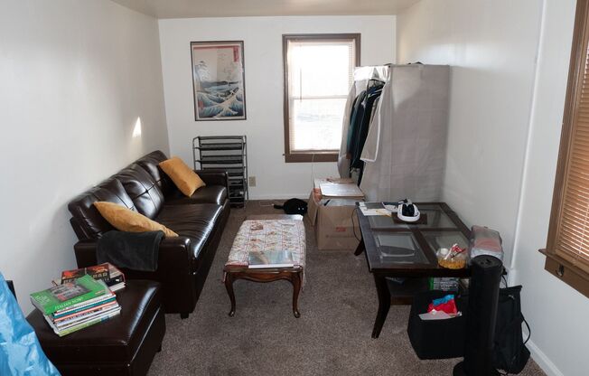 2 beds, 1 bath, $1,600