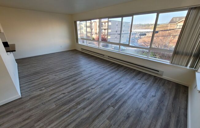 2 beds, 1 bath, 859 sqft, $2,795, Unit C-302