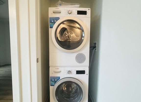 1 bed, 1 bath, 653 sqft, $3,500, Unit 507