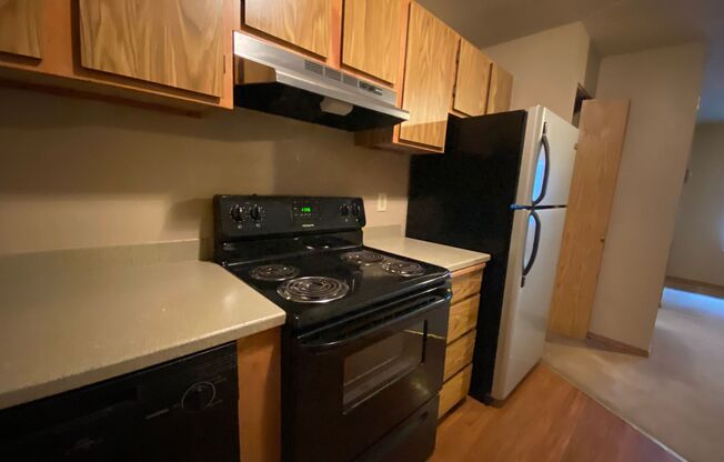 2 beds, 1 bath, 687 sqft, $2,095, Unit A404