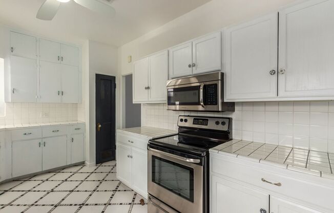 2 beds, 1 bath, 1,312 sqft, $2,495, Unit 729