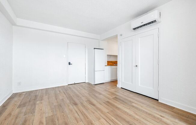 1 bed, 1 bath, 440 sqft, $850, Unit 608