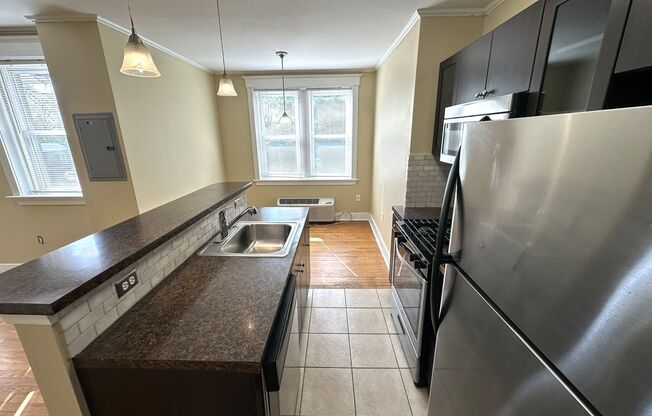 1 bed, 1 bath, 635 sqft, $1,360, Unit Apt C-14